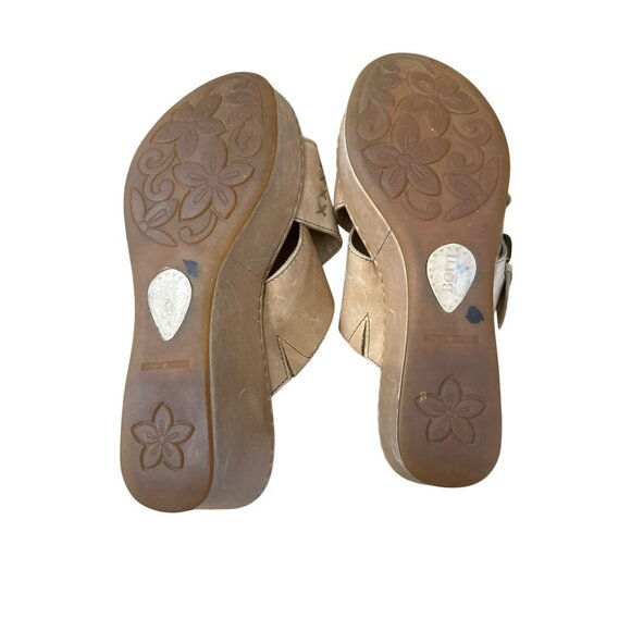 Born Womens Curstyn Wedge Sandals Sz 7 Platform Tan Leather Slides Shoes D89602 - Picture 8 of 8